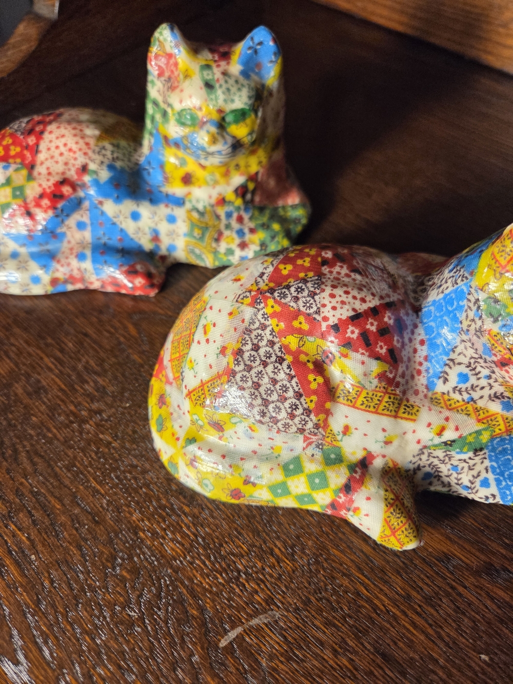 Vintage Multicolor Patchwork Ceramic Cat Figurines - Picture 5 of 6